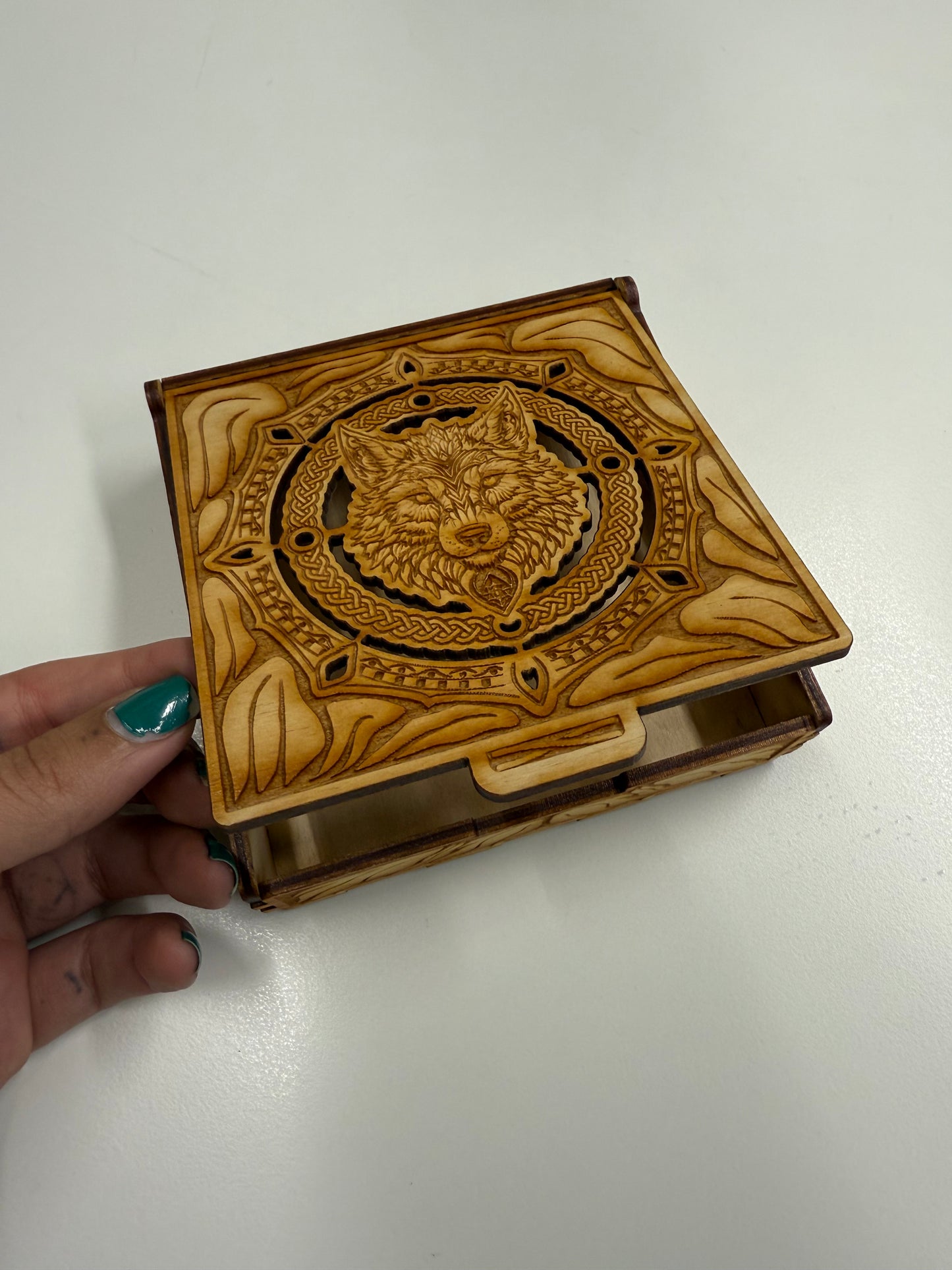 Wooden Ornament: Wolf Coaster & Box