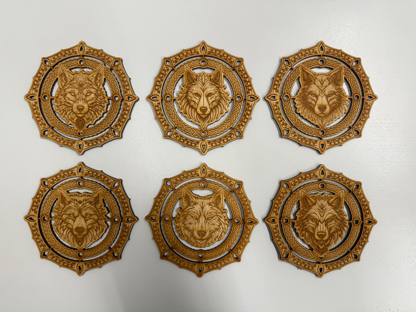 Wooden Ornament: Wolf Coaster & Box